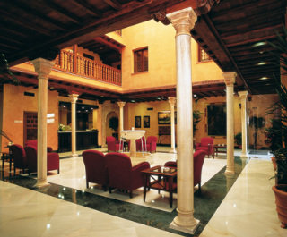 Viajes Hesperia Granada + Forfait Sierra Nevada Viajes Hesperia Granada + Forfait Sierra Nevada