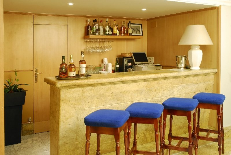 Viajes Reyes Catolicos + Visita Guiada por Sevilla + Crucero Guadalquivir Viajes Reyes Catolicos + Visita Guiada por Sevilla + Crucero Guadalquivir