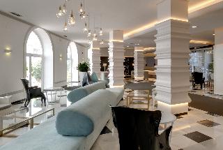 Viajes Monte Triana + Visita Guiada por Sevilla + Crucero Guadalquivir Viajes Monte Triana + Visita Guiada por Sevilla + Crucero Guadalquivir