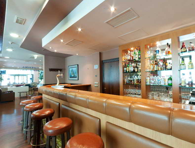 Viajes Tryp Gijon Rey Pelayo Hotel + SUP en Gijon 2 hora / dia Viajes Tryp Gijon Rey Pelayo Hotel + SUP en Gijon 2 hora / dia