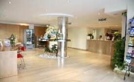 Viajes Puerto Azul + Entradas General Selwo Aventura Estepona