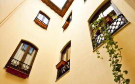 Viajes Plaza Nueva + Visita Alhambra y Granada con audioguía 48h