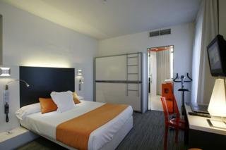 Viajes Petit Palace Canalejas + Entradas Isla Mágica 1 día Viajes Petit Palace Canalejas + Entradas Isla Mágica 1 día