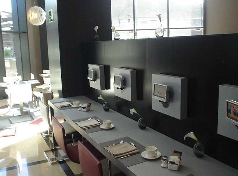 Viajes Confortel Aqua 4 + Entradas 1 día Bioparc Viajes Confortel Aqua 4 + Entradas 1 día Bioparc