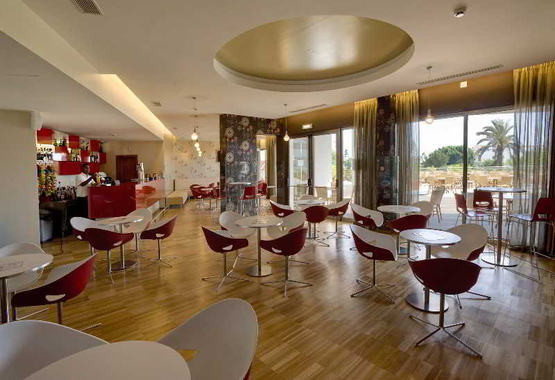 Viajes Alfagar II Aparthotel + Entradas Zoomarine Parque temático 1 día Viajes Alfagar II Aparthotel + Entradas Zoomarine Parque temático 1 día