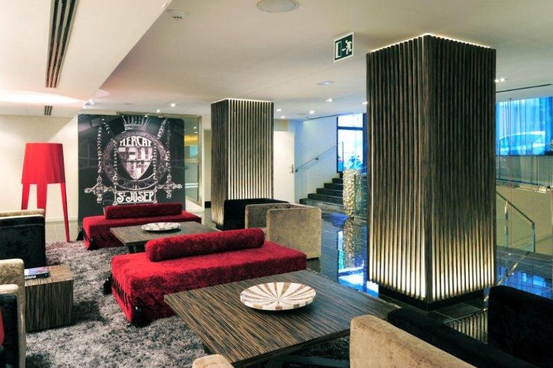 Viajes Grums Barcelona + Zoo de Barcelona Viajes Grums Barcelona + Zoo de Barcelona