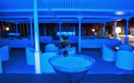 Viajes Be live Grand Teguise Playa + Surf en Famara  2 hora / dia