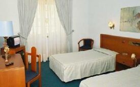 Viajes Hotel  Nazareth + Acceso a Museos y Transporte 72h