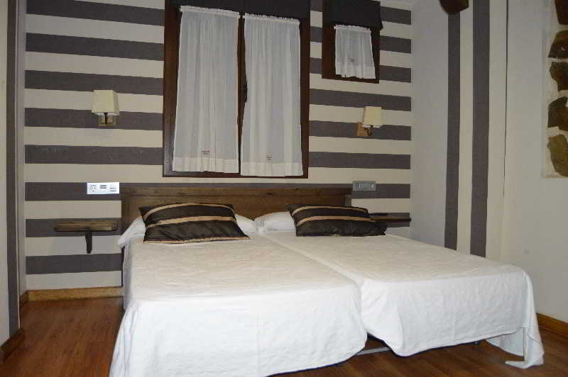 Viajes CimavillaRooms + Descenso del sella Viajes CimavillaRooms + Descenso del sella