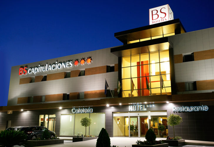 Viajes HOTEL BS CAPITULACIONES + Forfait Sierra Nevada Viajes HOTEL BS CAPITULACIONES + Forfait Sierra Nevada