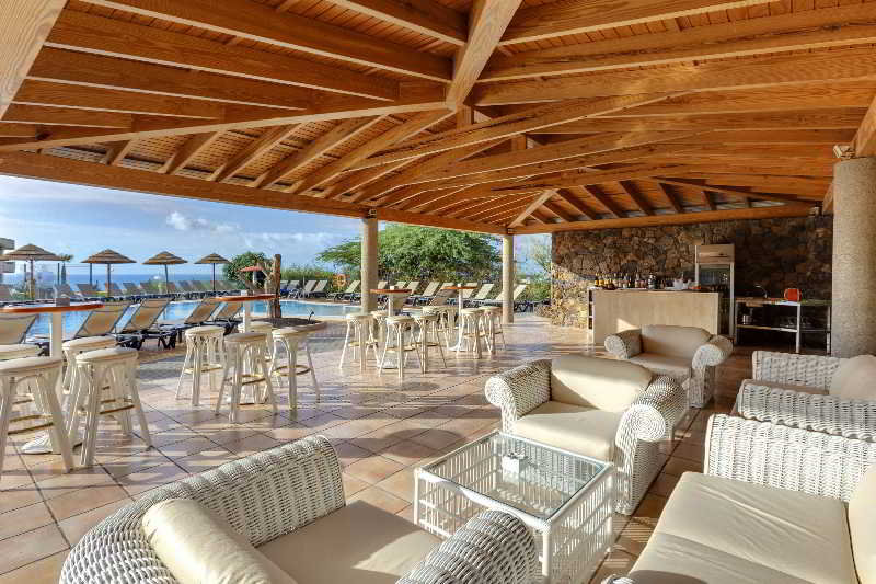 Viajes Barcelo Lanzarote Resort + Curso de Famara 3 hora / dia Viajes Barcelo Lanzarote Resort + Curso de Famara 3 hora / dia