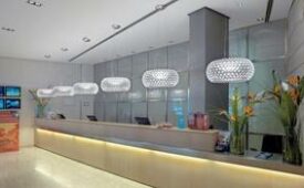 Viajes Nh Sevilla Plaza De Armas + Entradas Isla Mágica 1 día