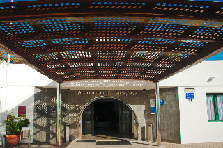 Viajes Relaxia Lanzaplaya + Surf en Famara 5 hora / dia Viajes Relaxia Lanzaplaya + Surf en Famara 5 hora / dia