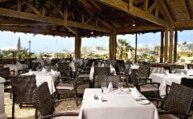 Viajes Costa Adeje Gran Hotel + Entradas Loro Parque 1 día