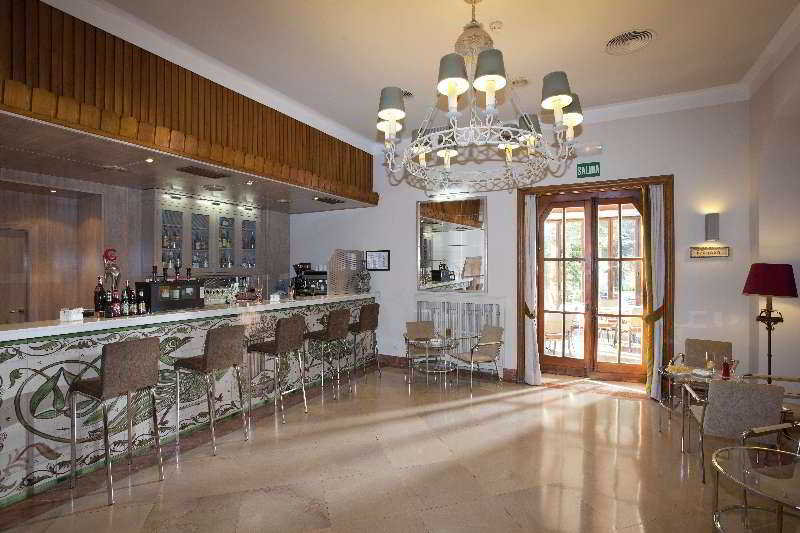 Viajes Parador de Teruel + Entradas 1 día Dinópolis + Otro parque de territorio Dinópolis (excepto Legendark) Viajes Parador de Teruel + Entradas 1 día Dinópolis + Otro parque de territorio Dinópolis (excepto Legendark)