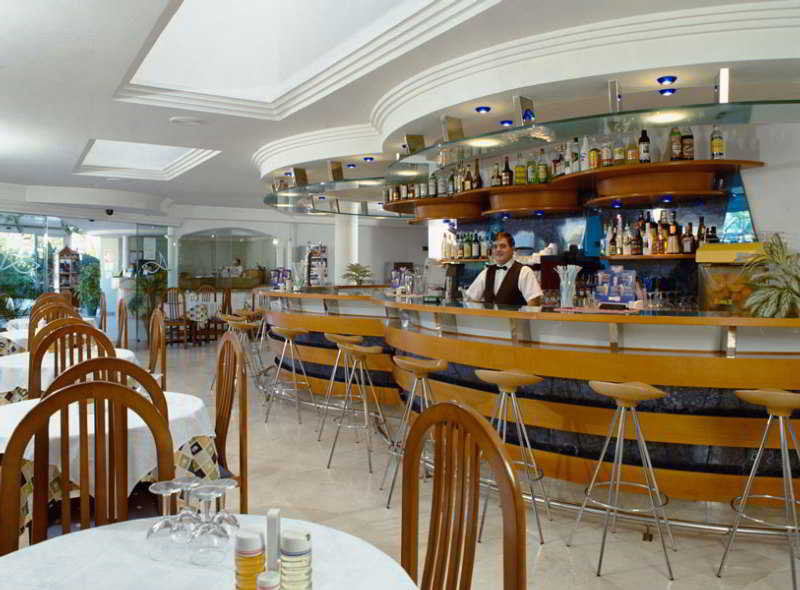 Viajes Pez Azul + Entradas Loro Parque 1día y Siam Park 1 día Viajes Pez Azul + Entradas Loro Parque 1día y Siam Park 1 día