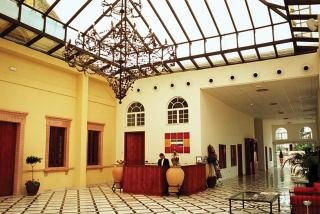 Viajes kross Palmera Plaza + Surf en Cádiz 2 hora / dia Viajes kross Palmera Plaza + Surf en Cádiz 2 hora / dia