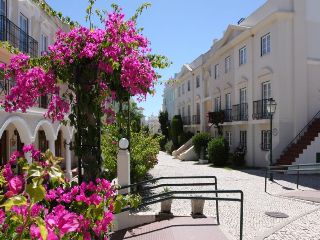 Viajes Apartamentos Old Village + Entradas Zoomarine Parque temático 1 día Viajes Apartamentos Old Village + Entradas Zoomarine Parque temático 1 día