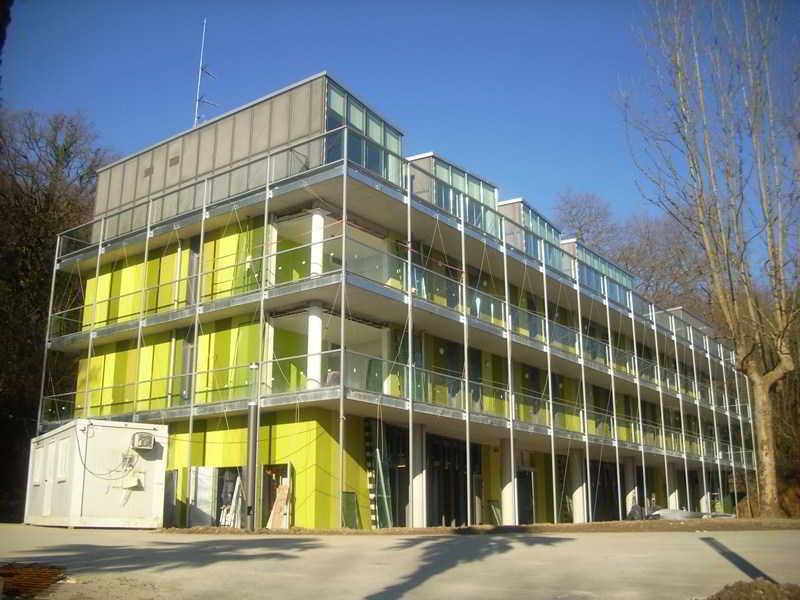 Viajes Green Nest Hostel Uba Aterpetexea + Visita Aquarium San Sebastián Viajes Green Nest Hostel Uba Aterpetexea + Visita Aquarium San Sebastián