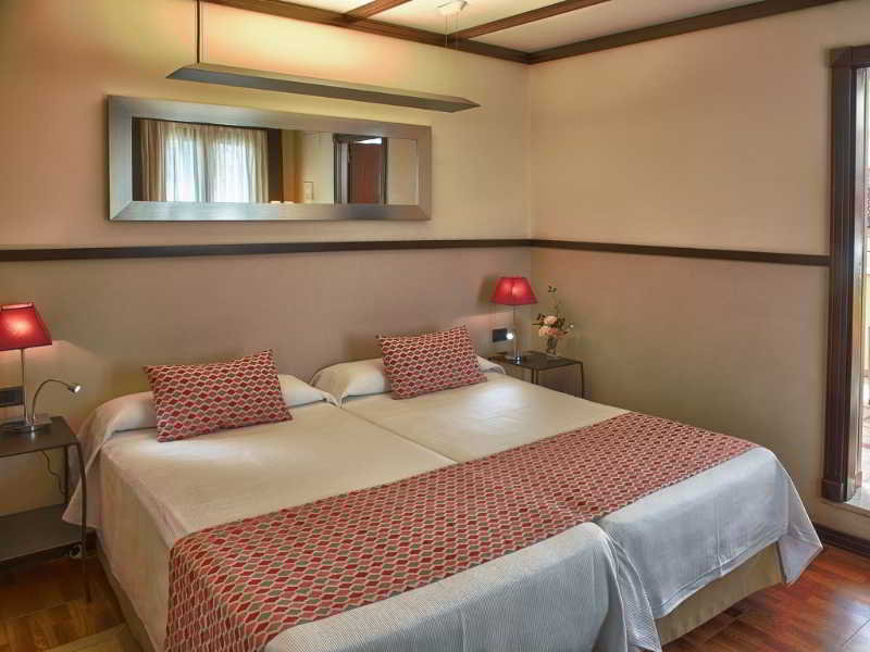 Viajes Alminar Hotel + Visita Guiada por Sevilla + Crucero Guadalquivir Viajes Alminar Hotel + Visita Guiada por Sevilla + Crucero Guadalquivir