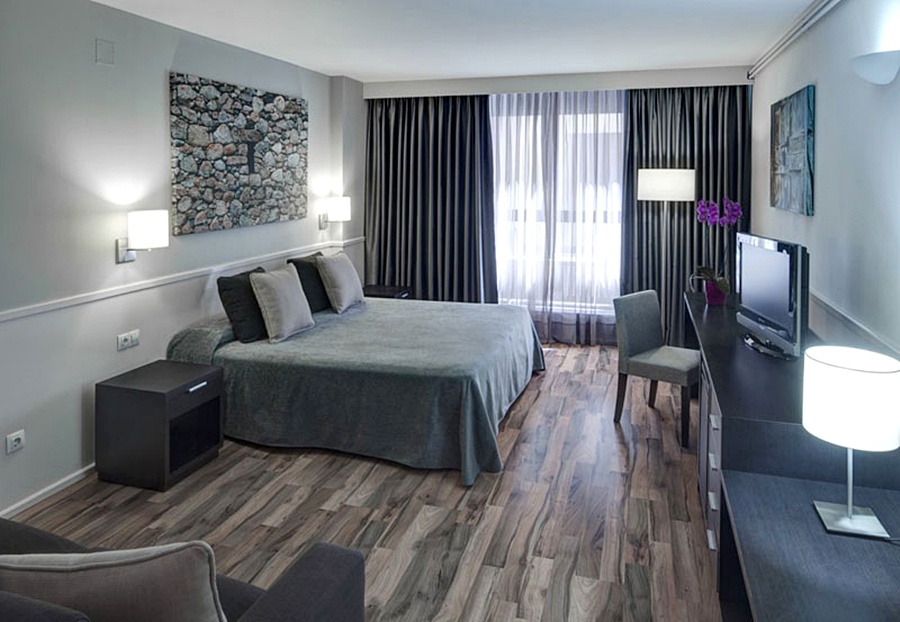 Viajes Exe Prisma + Entradas Nocturna Wellness Inuu + Cena Viajes Exe Prisma + Entradas Nocturna Wellness Inuu + Cena