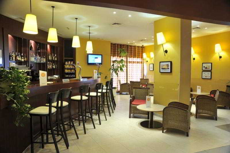 Viajes Campanile Madrid Alcala de Henares + Entradas 2 días consecutivos Warner con 1 día Warner Beach Viajes Campanile Madrid Alcala de Henares + Entradas 2 días consecutivos Warner con 1 día Warner Beach