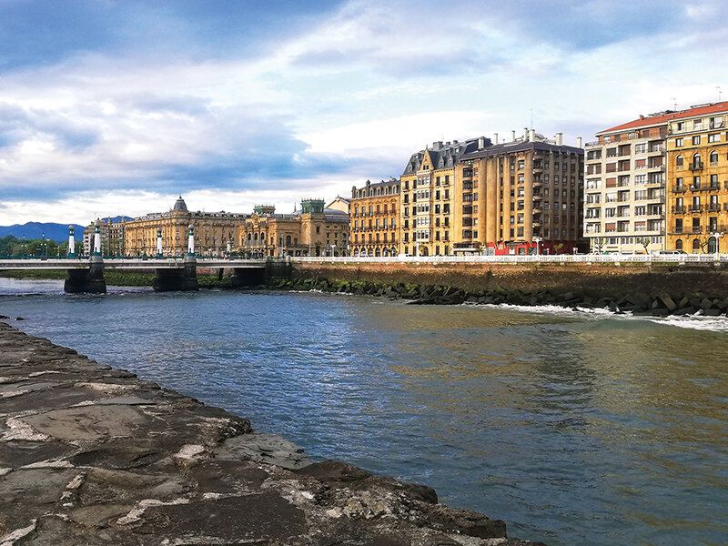 1000002073495793107410 Ruta cultural privada por San Sebastián con visita a una sidrería