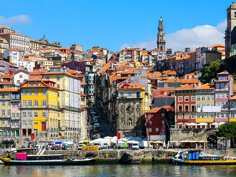 Cityscape,Of,The,City,Of,Porto,,Douro,River,With,Its 2 noches con desayuno en Mercure Porto Centro Aliados de 4*