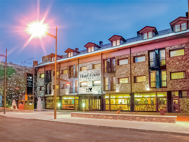 10000027232621603667762 2 noches con 1 cena para 2 personas en el Hotel Aneto 4*