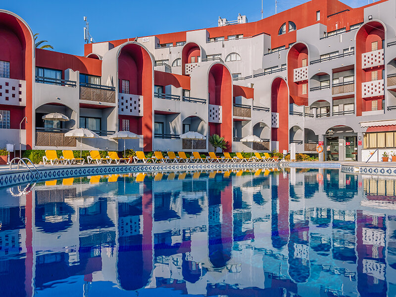 MGM Oura Praia Hotel Muthu Oura Praia Hotel 4*: 2 noches con pensión completa para 2 personas