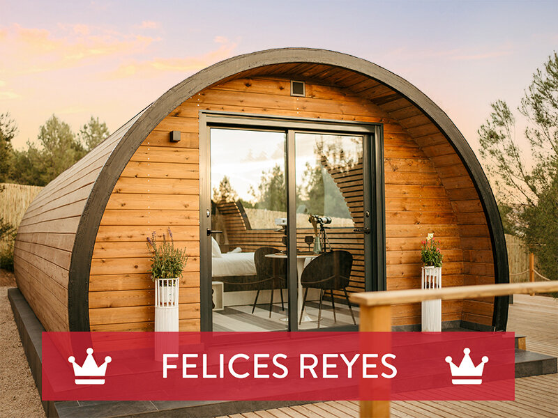 Deckchairs,Near,Indoors,Swimming,Pool ¡Unos Reyes diferentes! 1 o 2 noches en alojamiento insólito