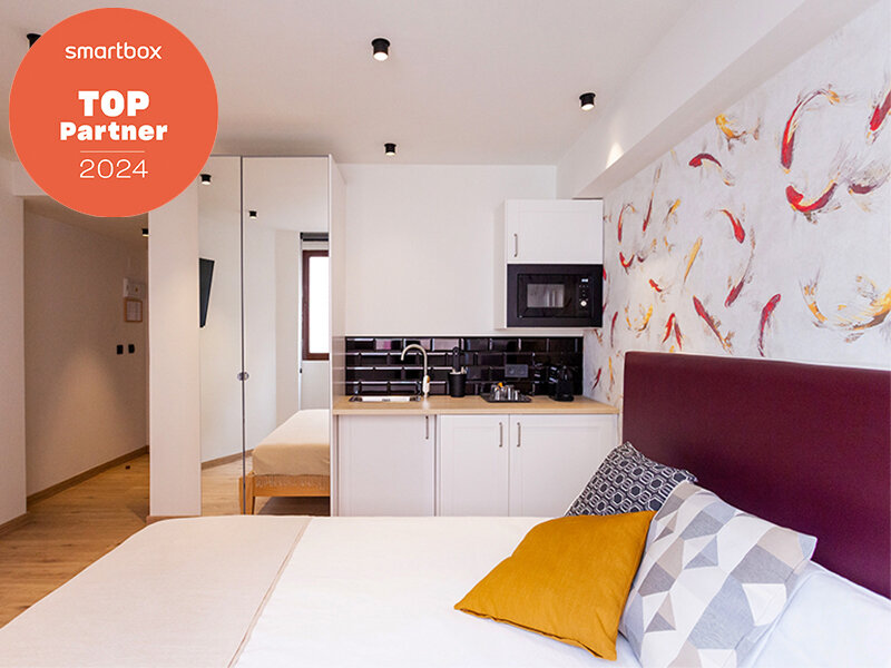 10000029782381088465142 2 noches en Welldone Sierpes Boutique